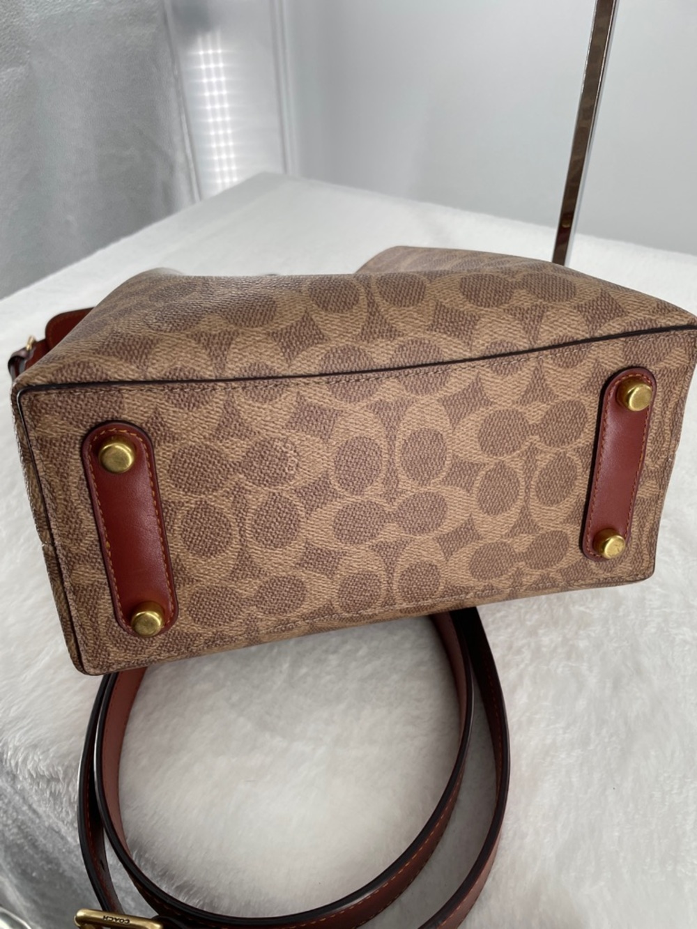 Coach Signature Leather Willow Small C3890 Bucket Bag - Picture 9 of 14